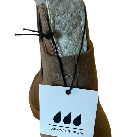 Dolce Vita Huey H2O Waterproof Suede Lug Sole Heel Booties NEW Size 8 Neutral - Picture 7 of 16